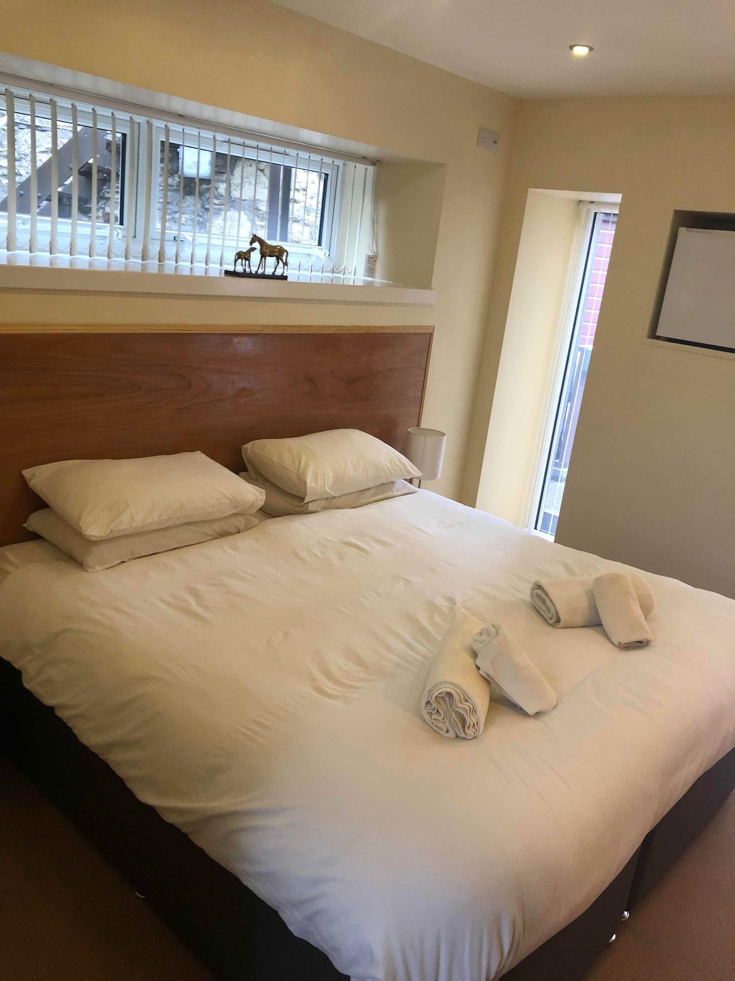 Oyo Eastbank Hotel, Speyside Scotland Rothes Екстериор снимка